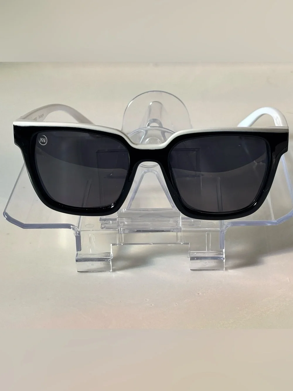 NAVI San Deegs | Bodegas Men's Rectangle Sunglasses Black Frame Gray Lens